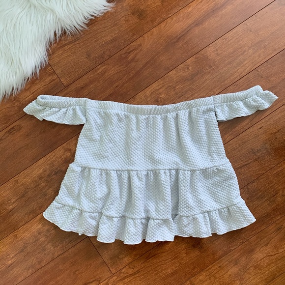 Urban Outfitters Off-Shoulder Ruffled Crop Top-Med - Picture 9 of 9